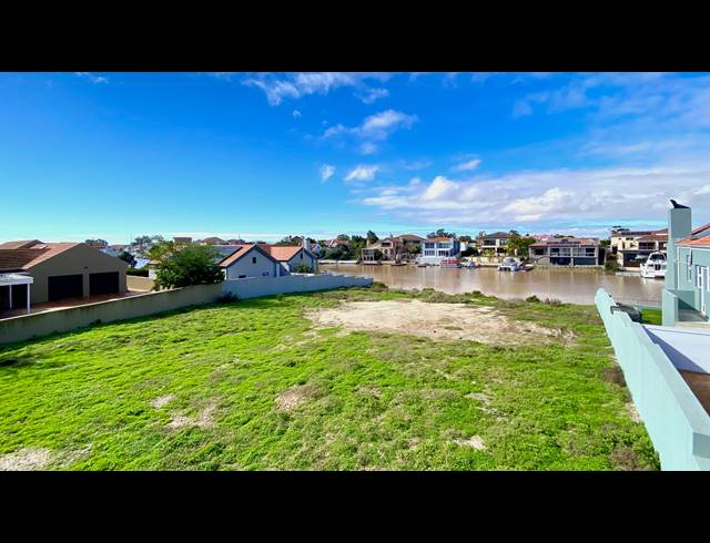 1,069M² VACANT LAND FOR SALE IN PORT OWEN
